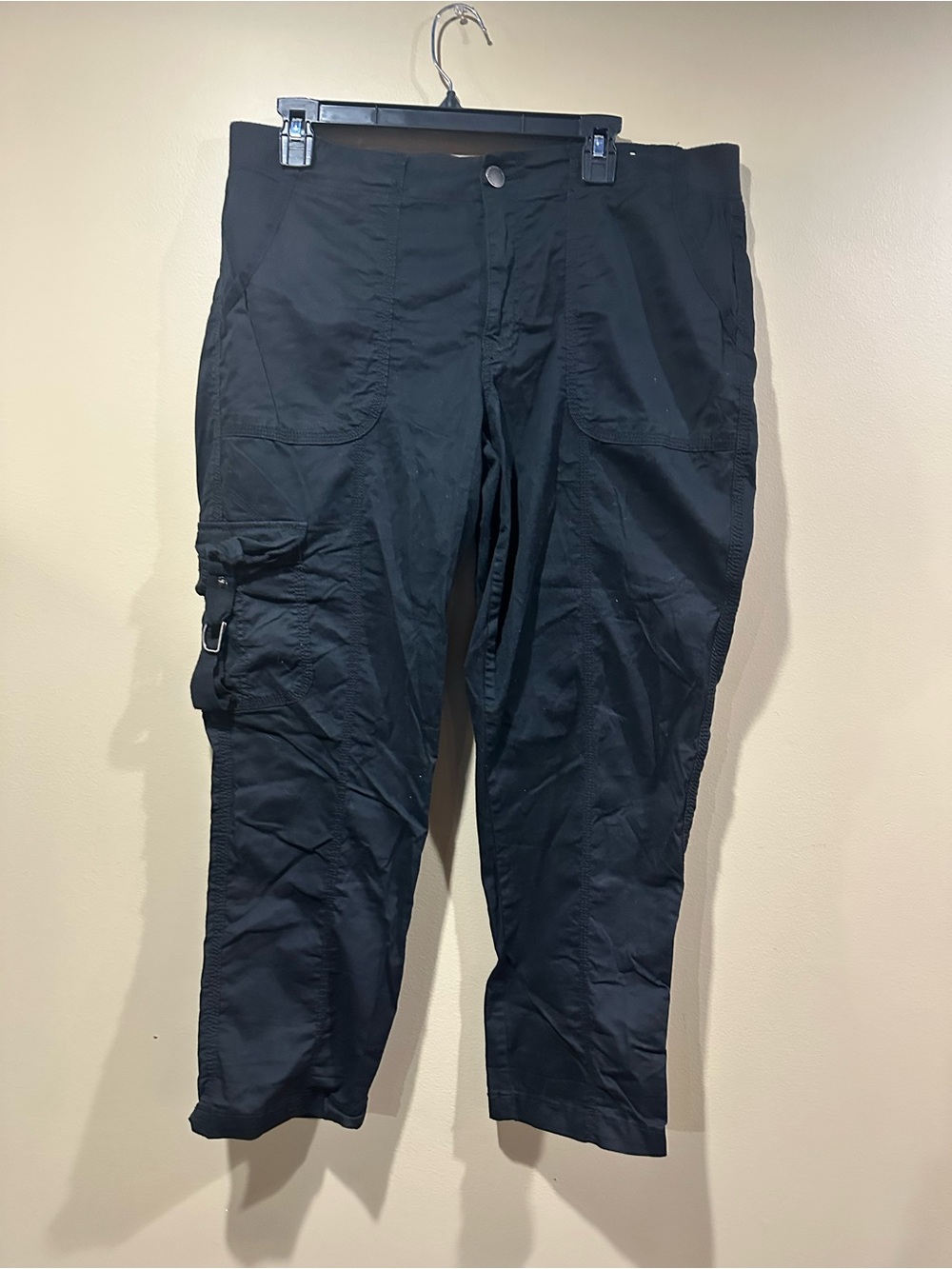 Sonoma Black Cropped Cargo Pants with Side Utility Pocket